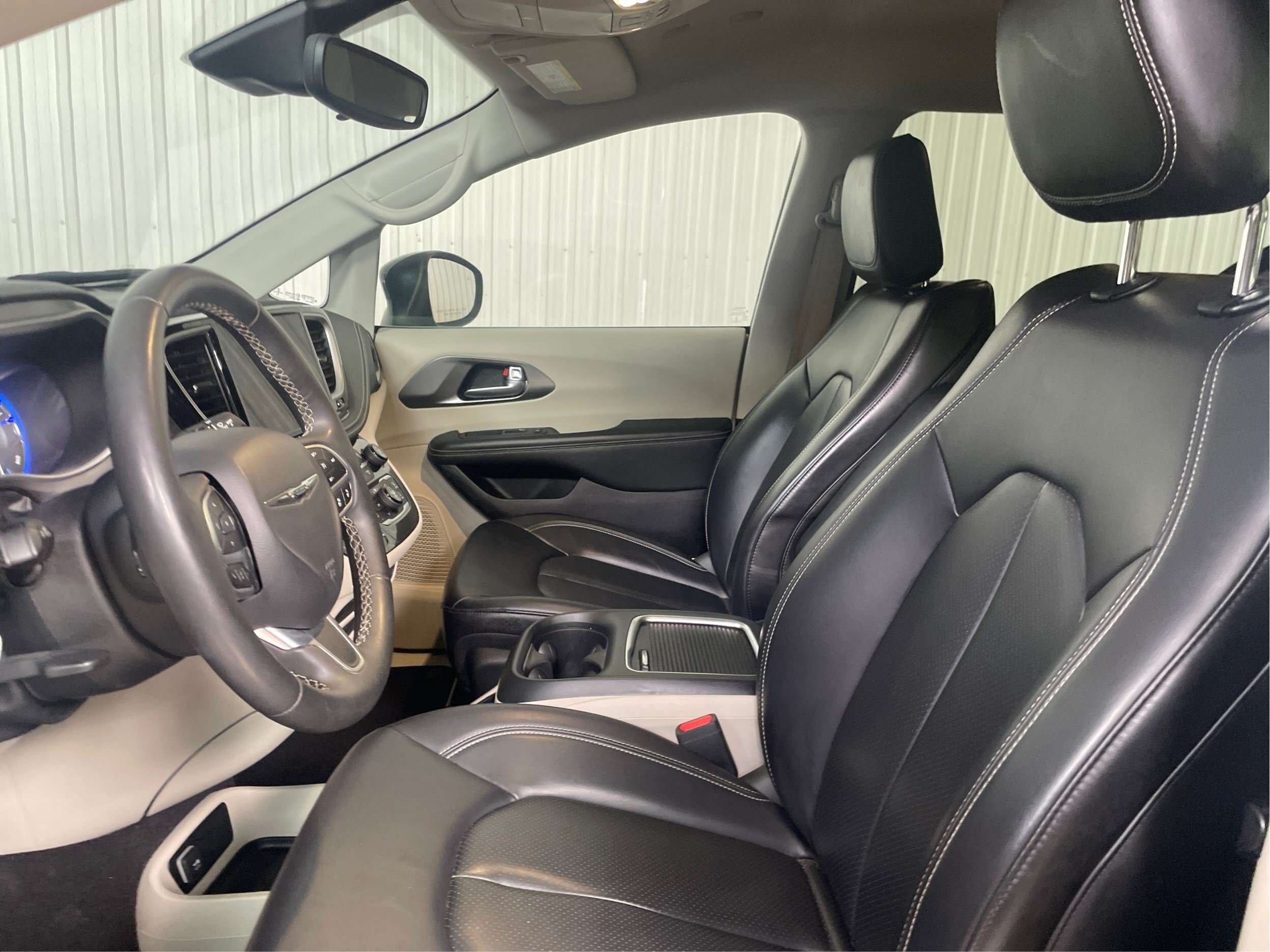 2023 Chrysler Pacifica Touring L FWD — снимка 1