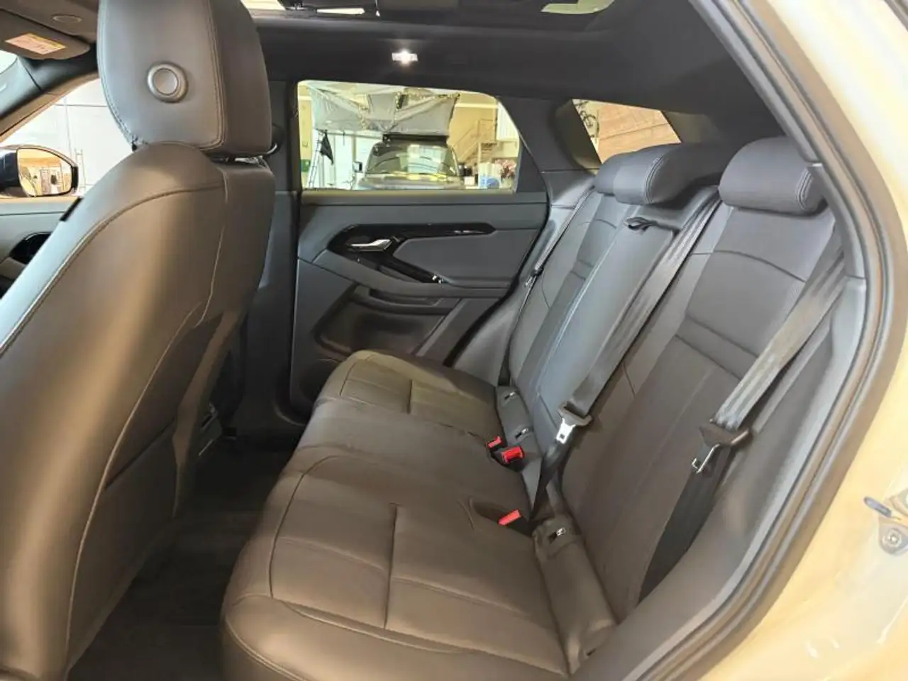 Land Rover Range Rover Evoque 2026 — фото 6