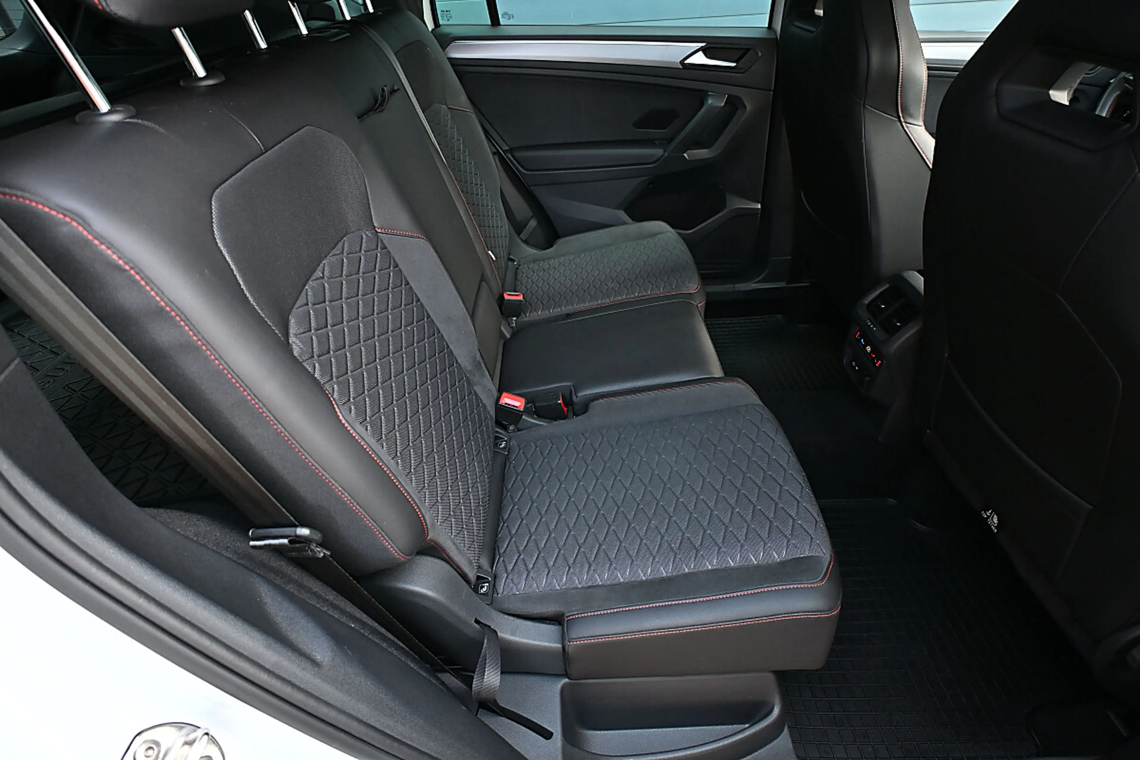 SEAT Tarraco eHybrid PHEV 245 FR DSG 20" ACC, AHK, 360 CAM, ... — photo 15