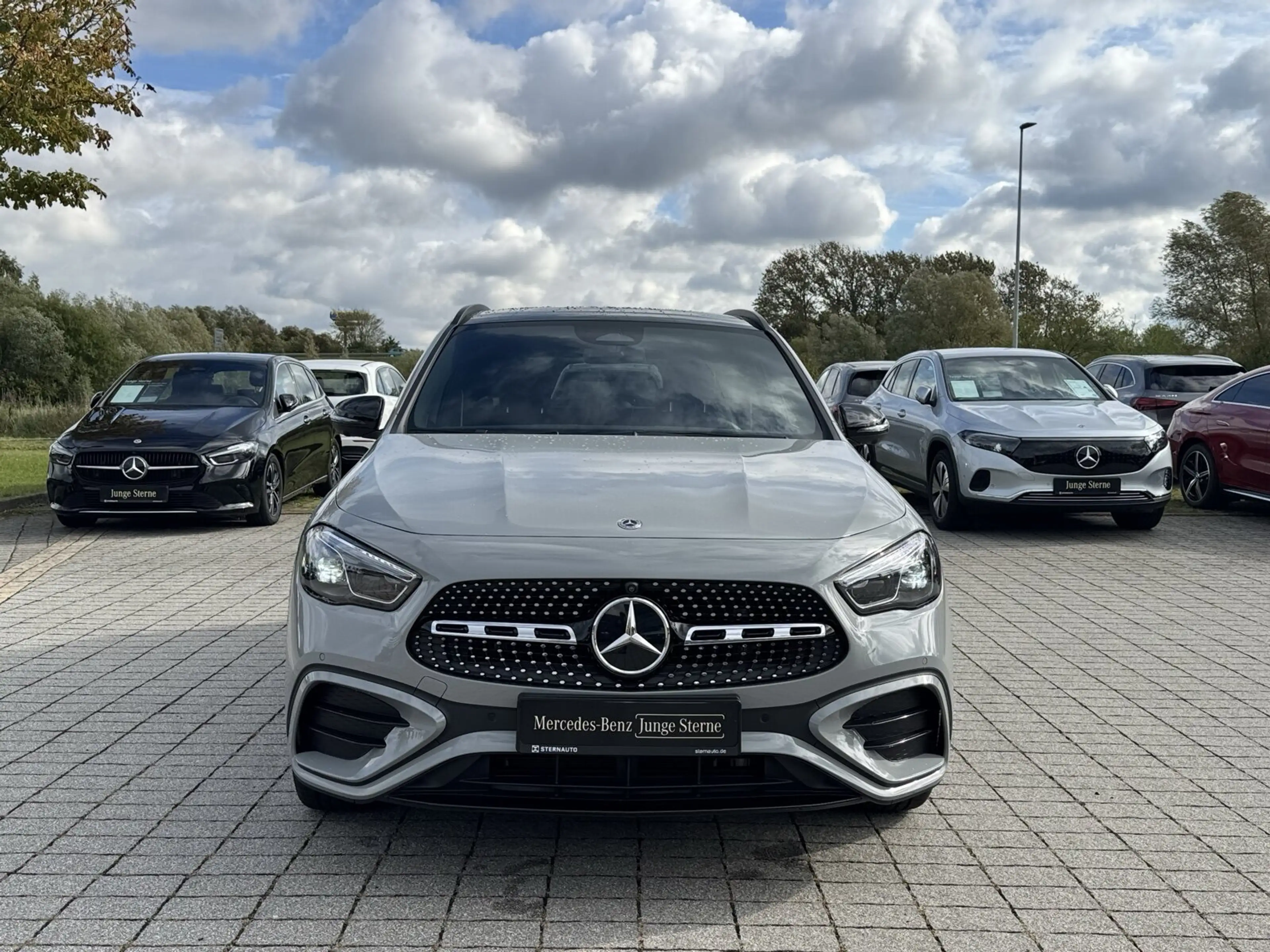Mercedes-Benz GLA 200 GLA 200 AMG Line Special Edition/Navi/Pano.-Dach — photo 2
