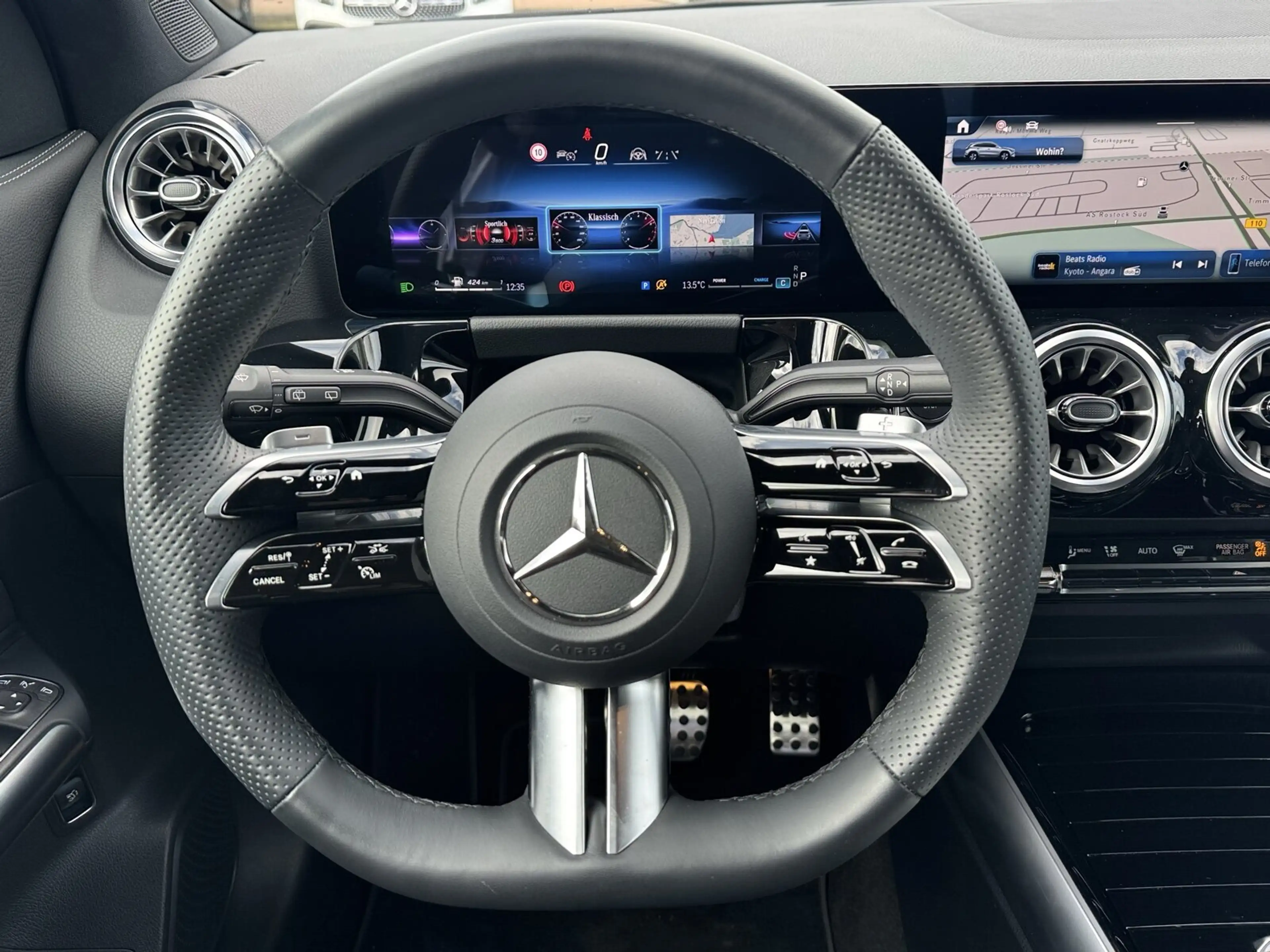 Mercedes-Benz GLA 200 GLA 200 AMG Line Special Edition/Navi/Pano.-Dach — photo 13
