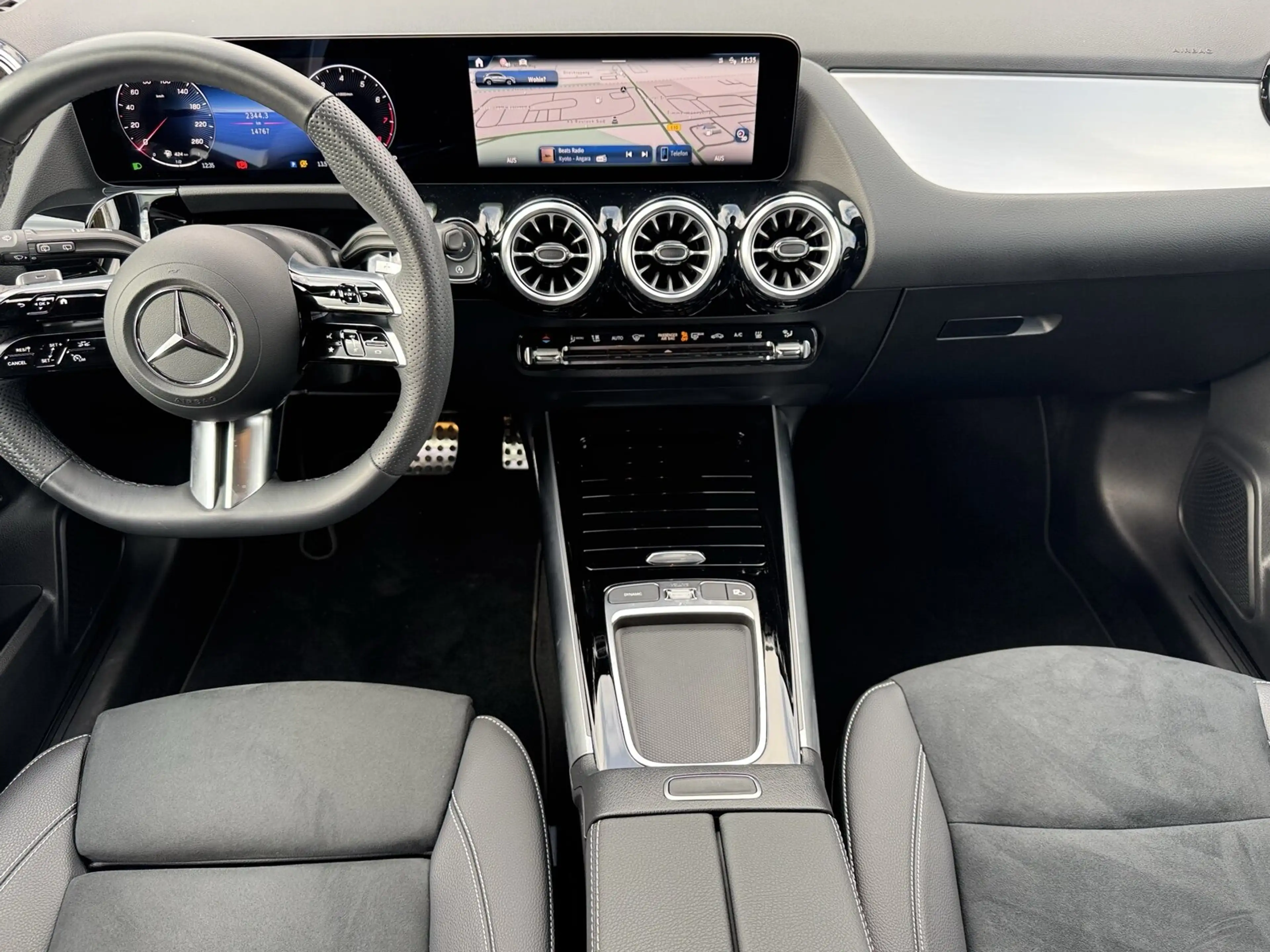 Mercedes-Benz GLA 200 GLA 200 AMG Line Special Edition/Navi/Pano.-Dach — photo 15