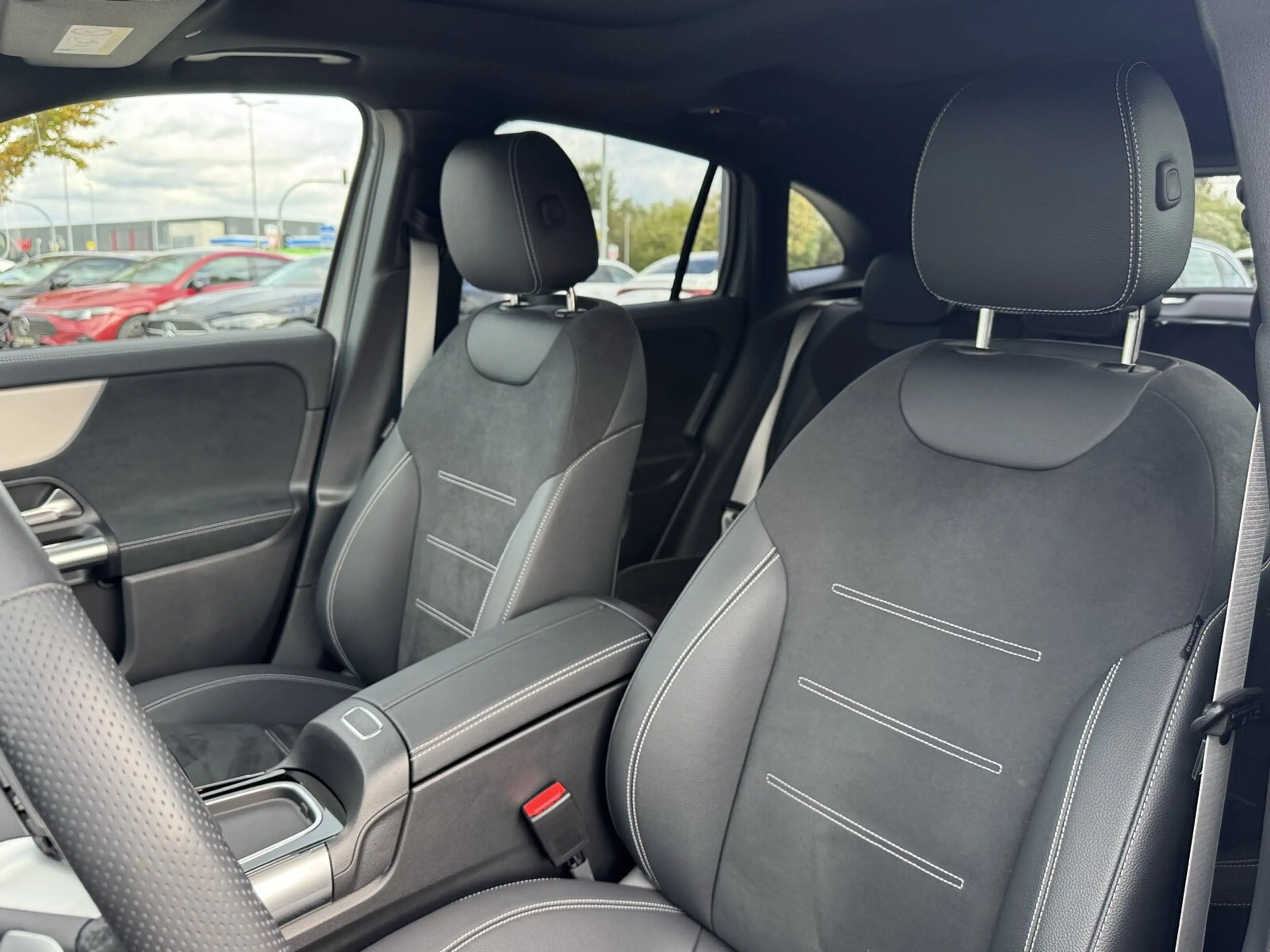 Mercedes-Benz GLA 200 GLA 200 AMG Line Special Edition/Navi/Pano.-Dach — photo 10