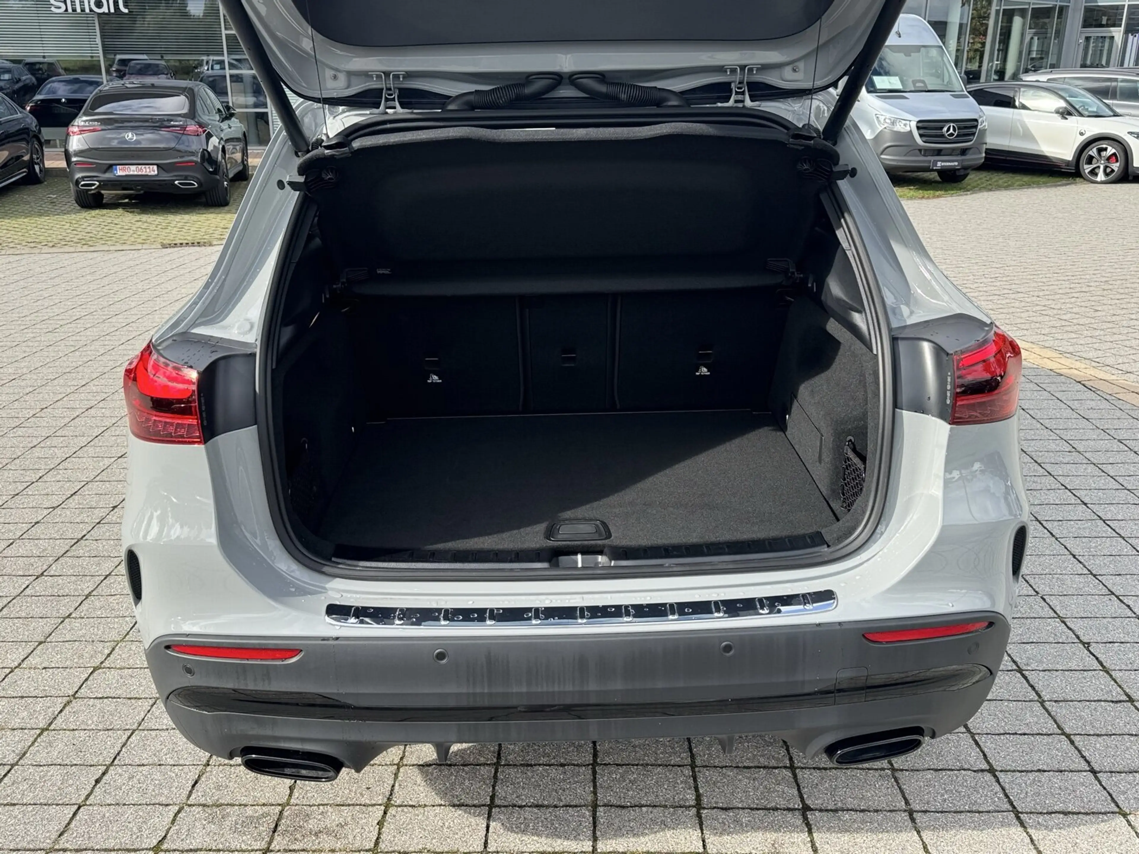Mercedes-Benz GLA 200 GLA 200 AMG Line Special Edition/Navi/Pano.-Dach — photo 19