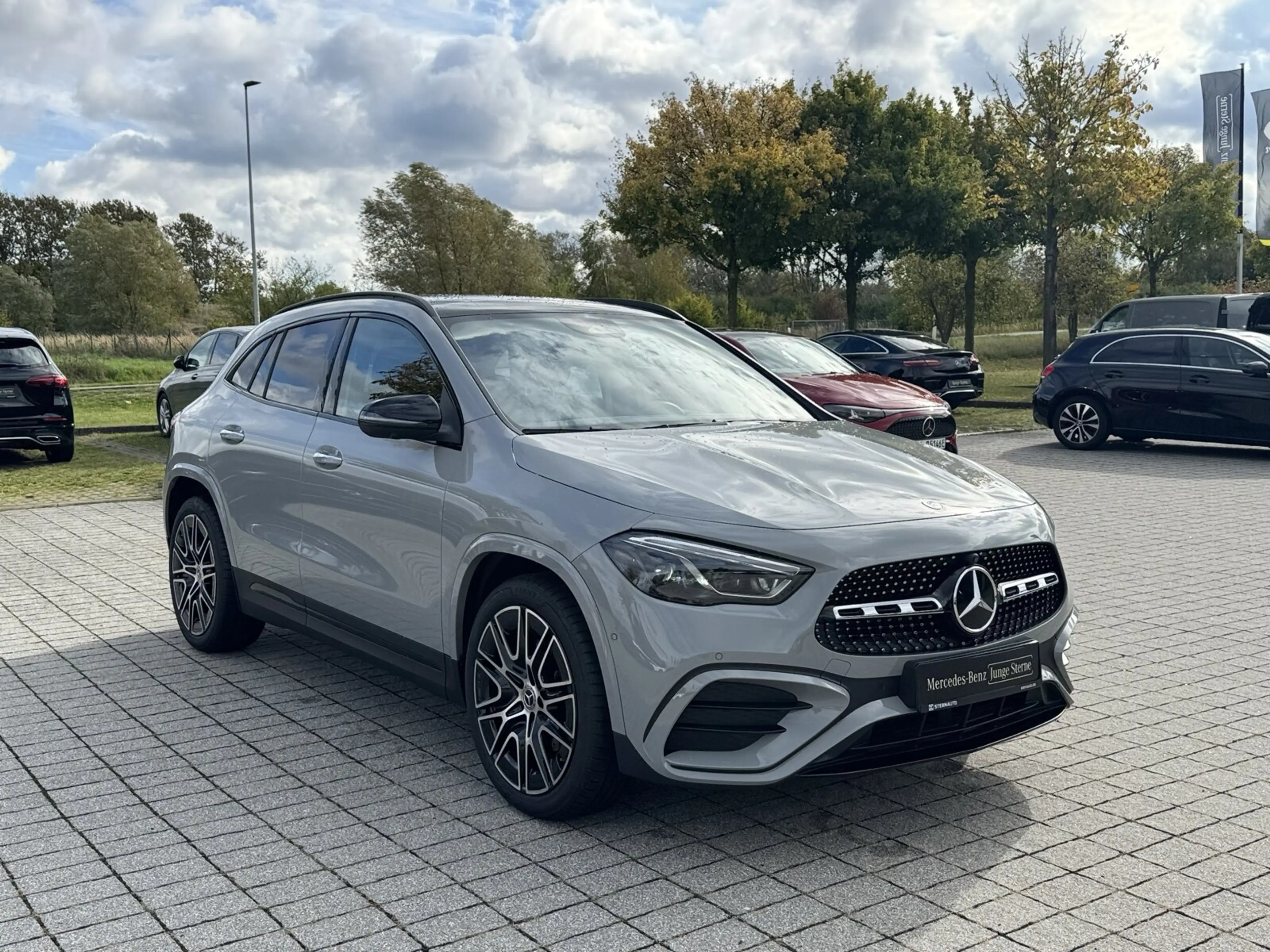 Mercedes-Benz GLA 200 GLA 200 AMG Line Special Edition/Navi/Pano.-Dach — photo 3