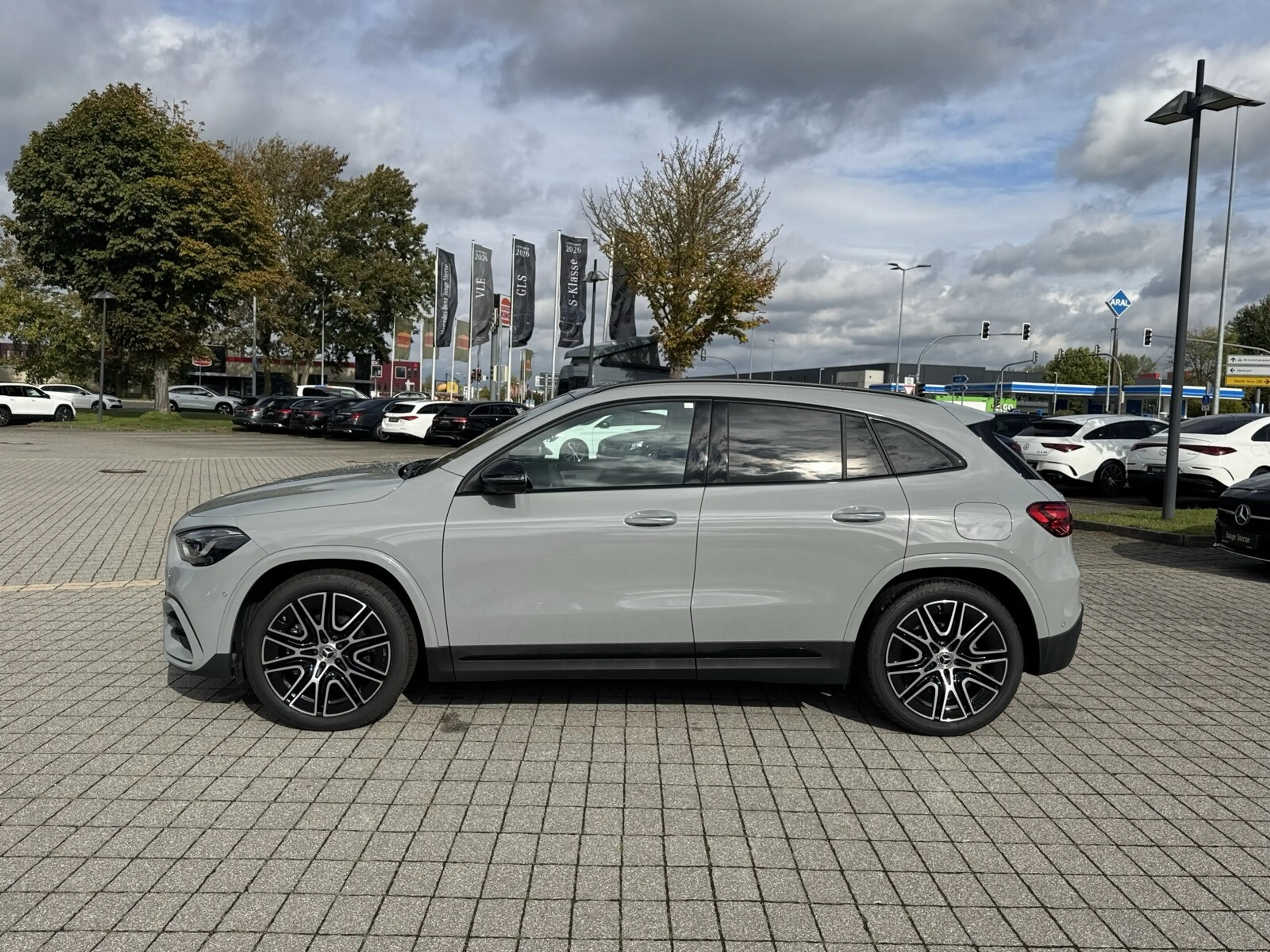 Mercedes-Benz GLA 200 GLA 200 AMG Line Special Edition/Navi/Pano.-Dach — photo 7