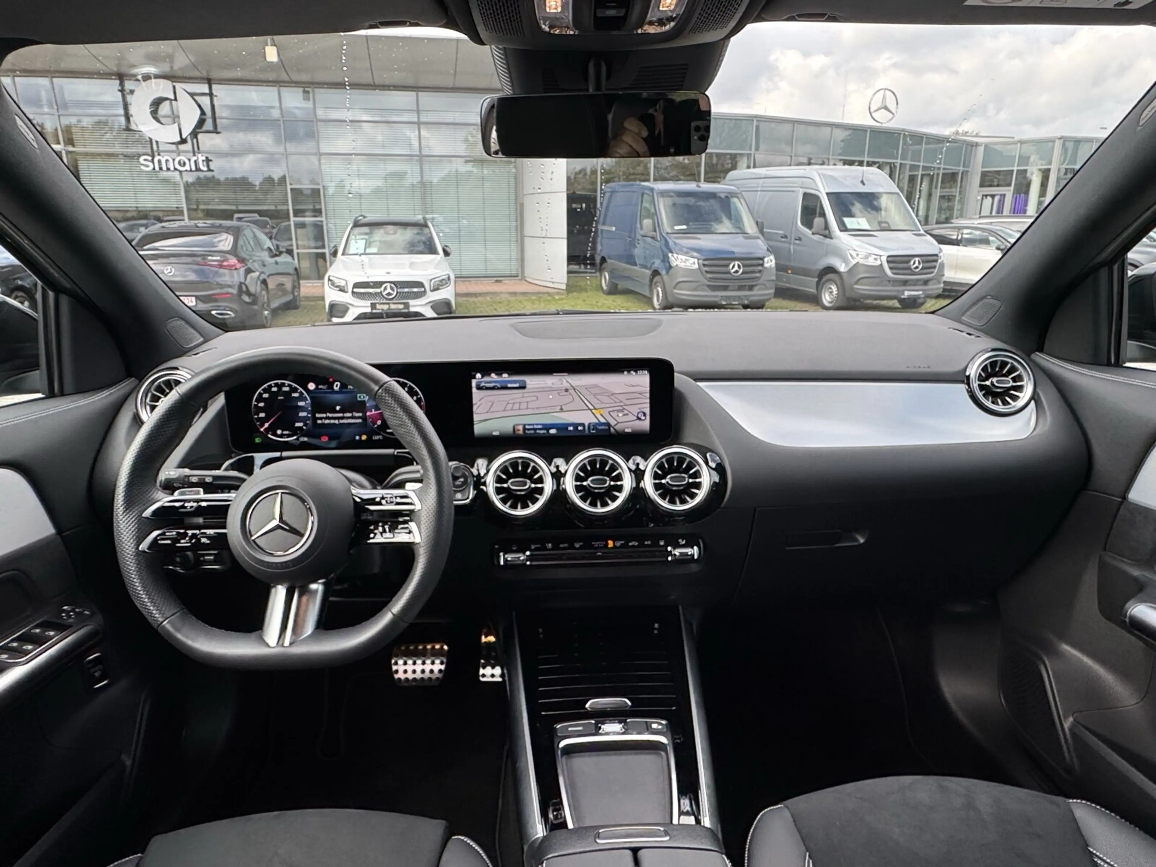 Mercedes-Benz GLA 200 GLA 200 AMG Line Special Edition/Navi/Pano.-Dach — photo 11