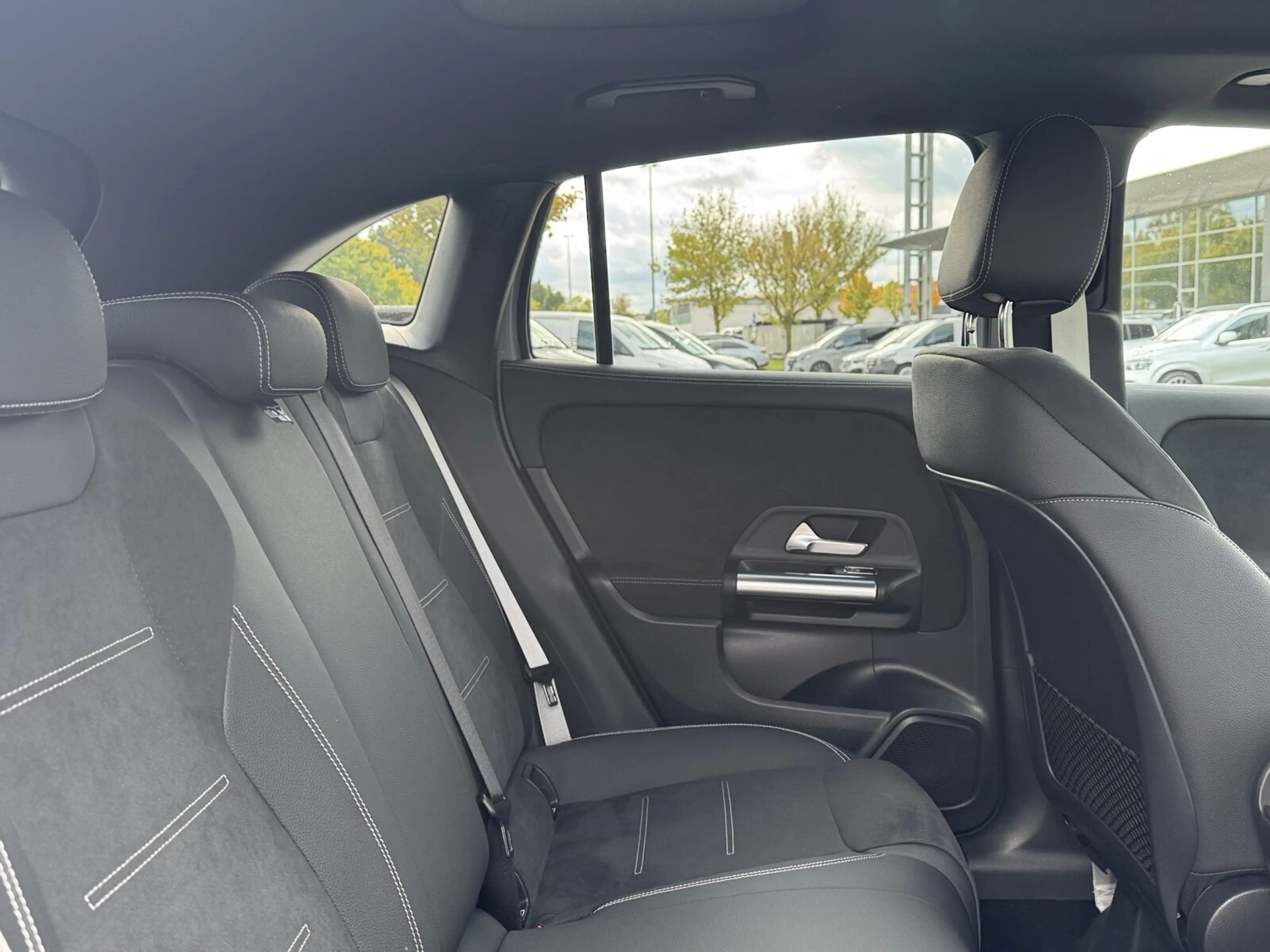 Mercedes-Benz GLA 200 GLA 200 AMG Line Special Edition/Navi/Pano.-Dach — photo 18