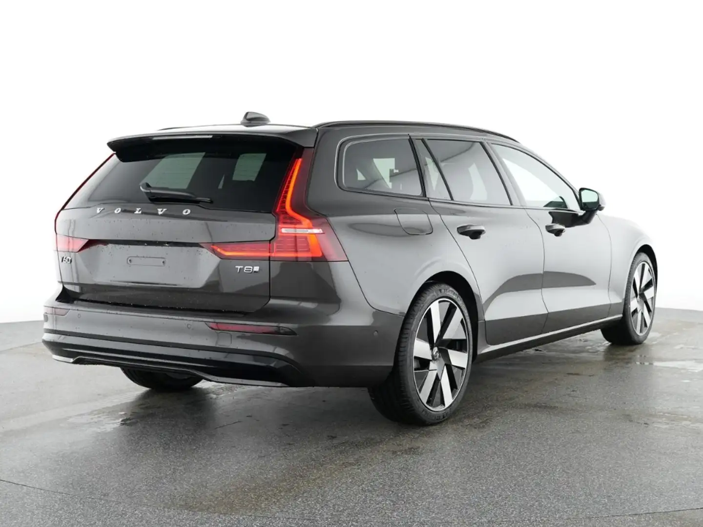Volvo V60 Kombi Plus Dark Recharge Plug-In Hybrid AWD StandH Grau - 2