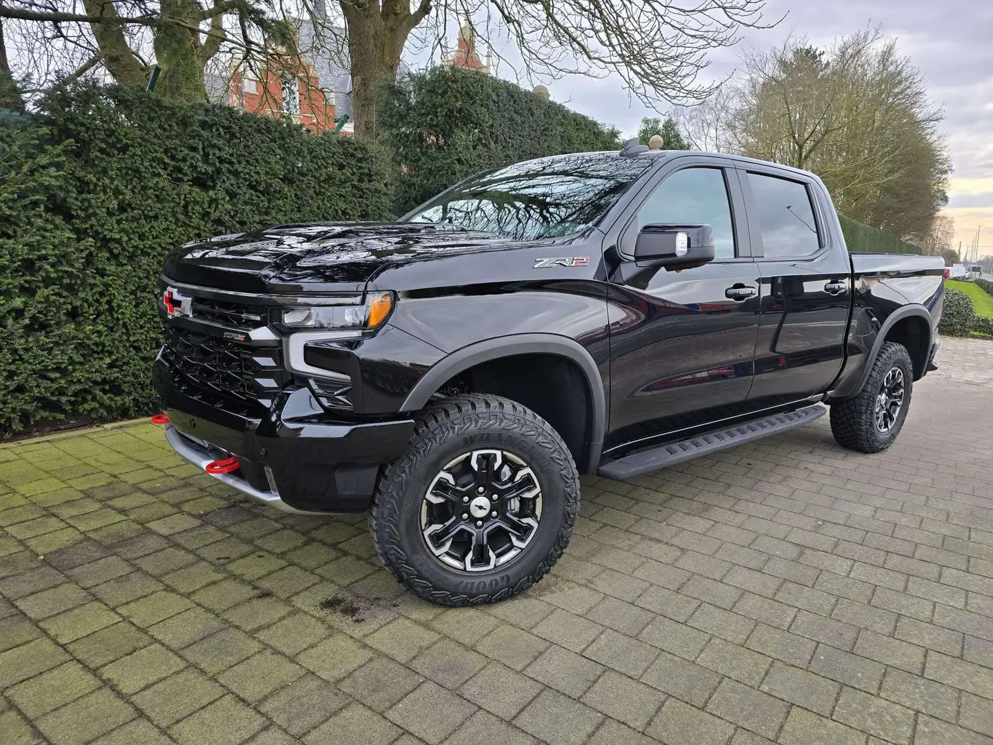 Chevrolet Silverado 6.2 L - V8 ZR2 € 74.900 ,- excl btw. Noir - 2