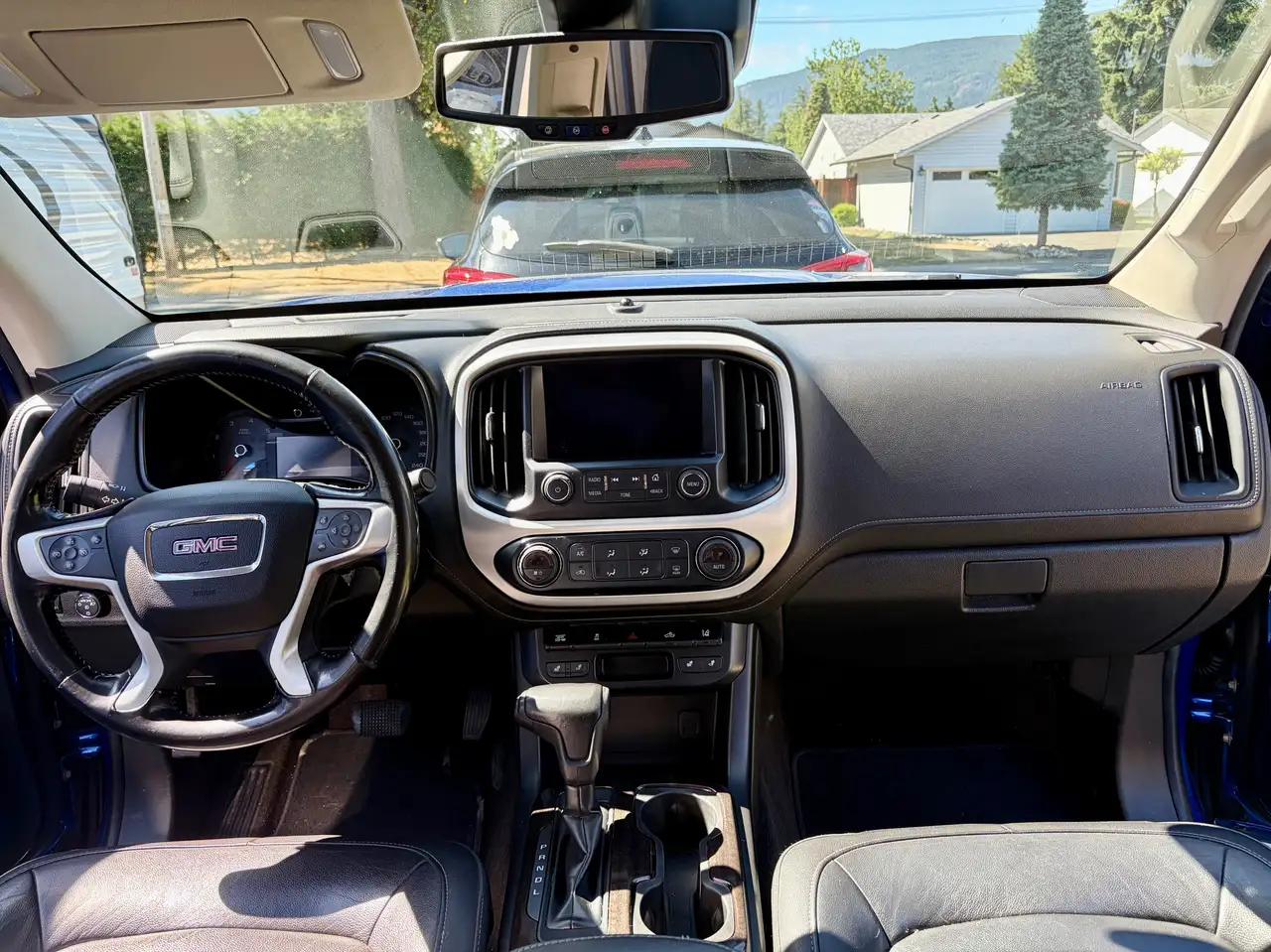 GMC Canyon photo GMC Canyon