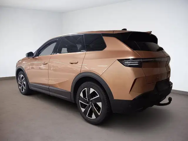 Opel Grandland view 4