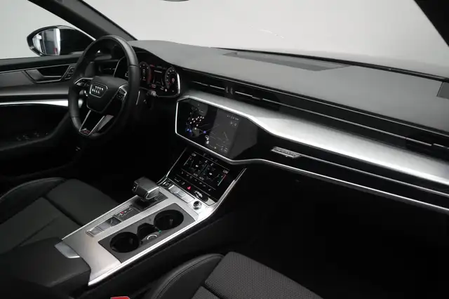 Audi A6 view 8