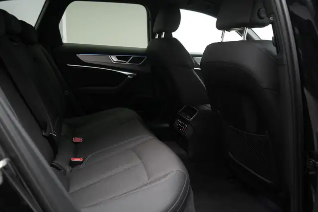 Audi A6 view 9