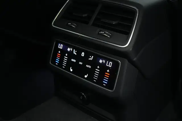 Audi A6 view 10