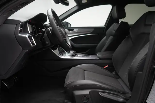 Audi A6 view 11