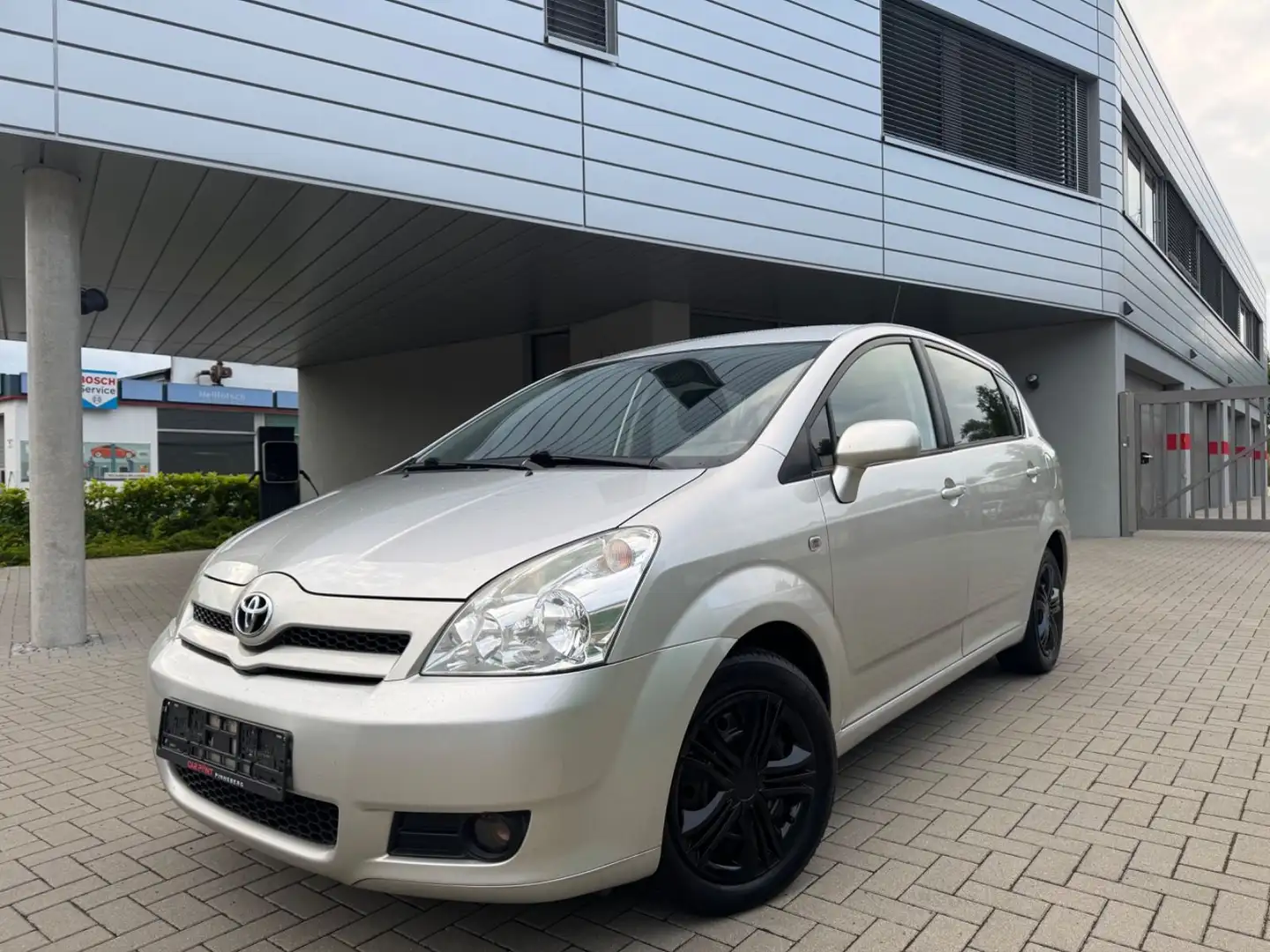 Toyota Corolla Verso 1.8 Sol 7 SITZE KLIME TÜV NEU Argento - 1