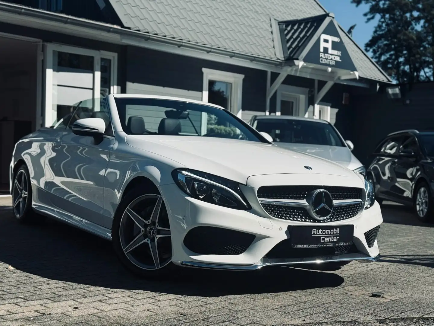 Mercedes-Benz C 180 Cabrio AMG+Airscarf+Alcantara+Navi+LED+ Weiß - 1