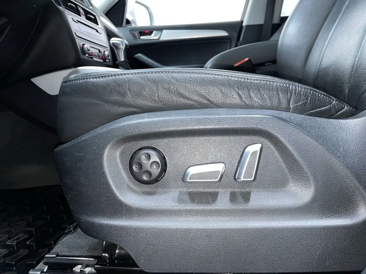 Audi Q5 снимка Audi Q5