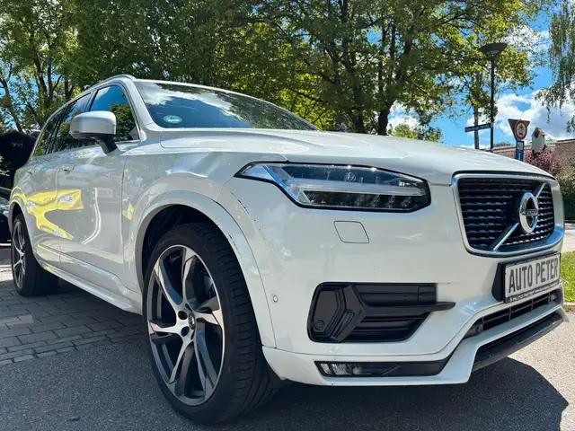 Volvo XC90 view 7