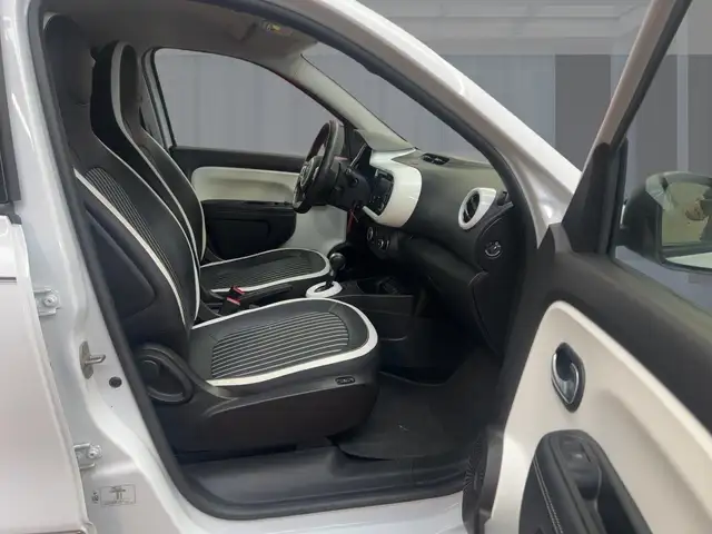 Renault Twingo view 8