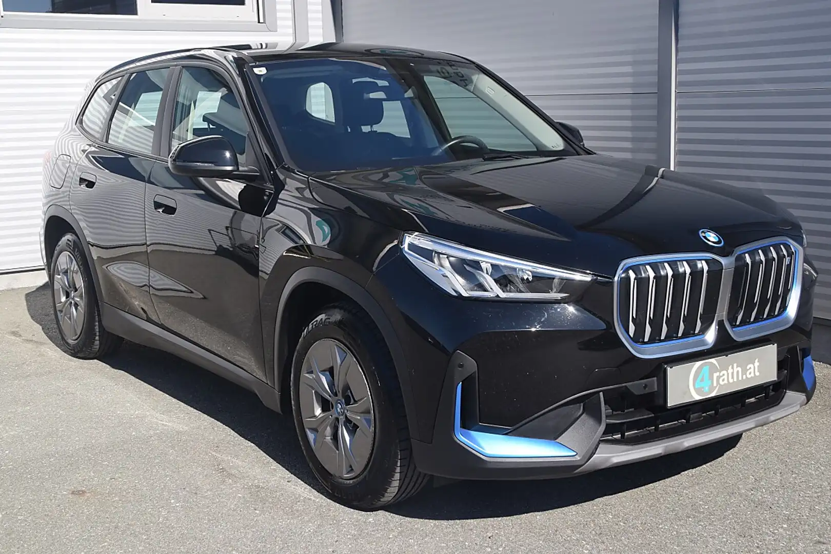 BMW iX1 xDrive30 64,7kWh / NETTO: 23.233 € Schwarz - 2