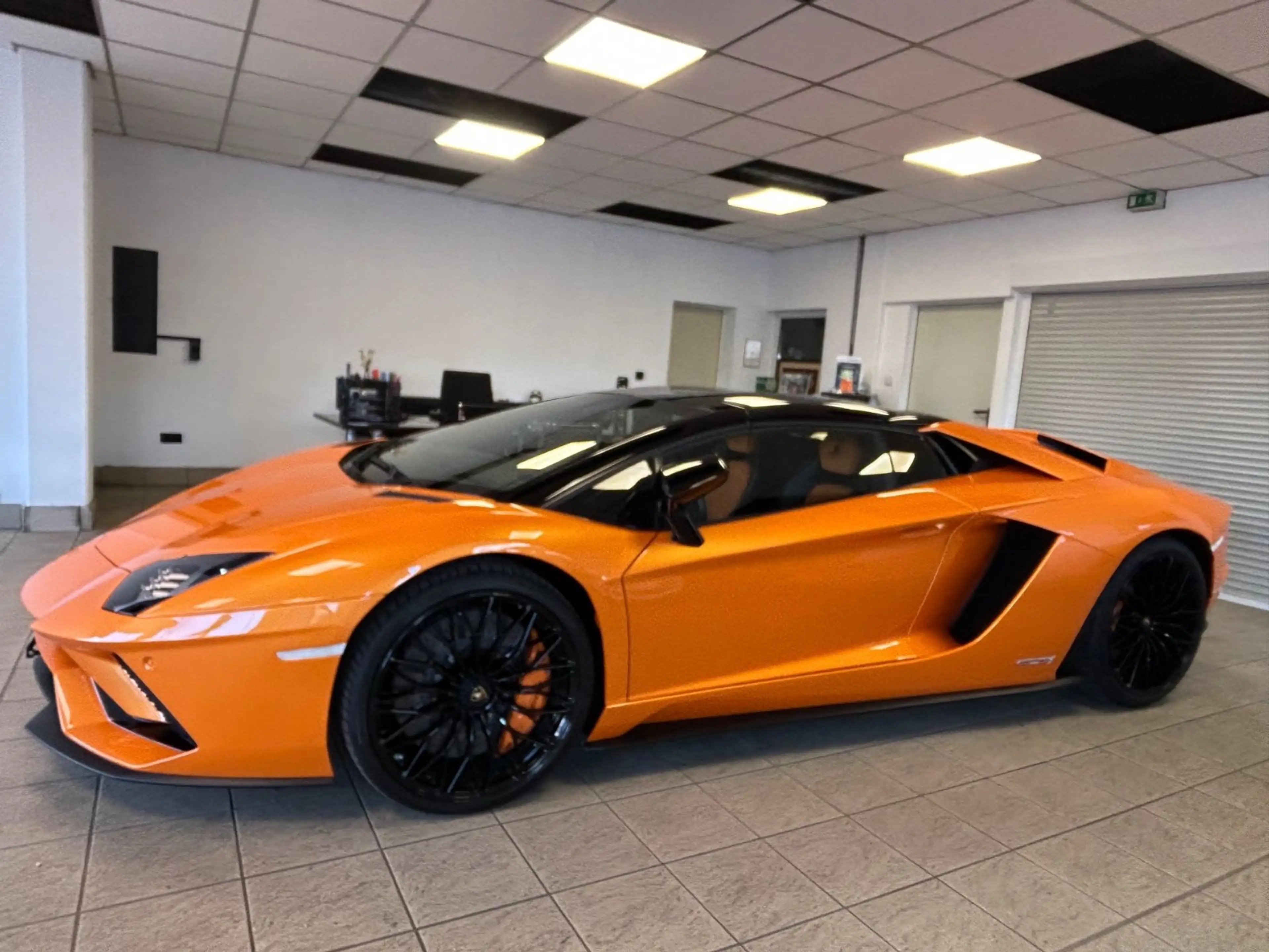 Lamborghini Aventador S Roadster — photo 12