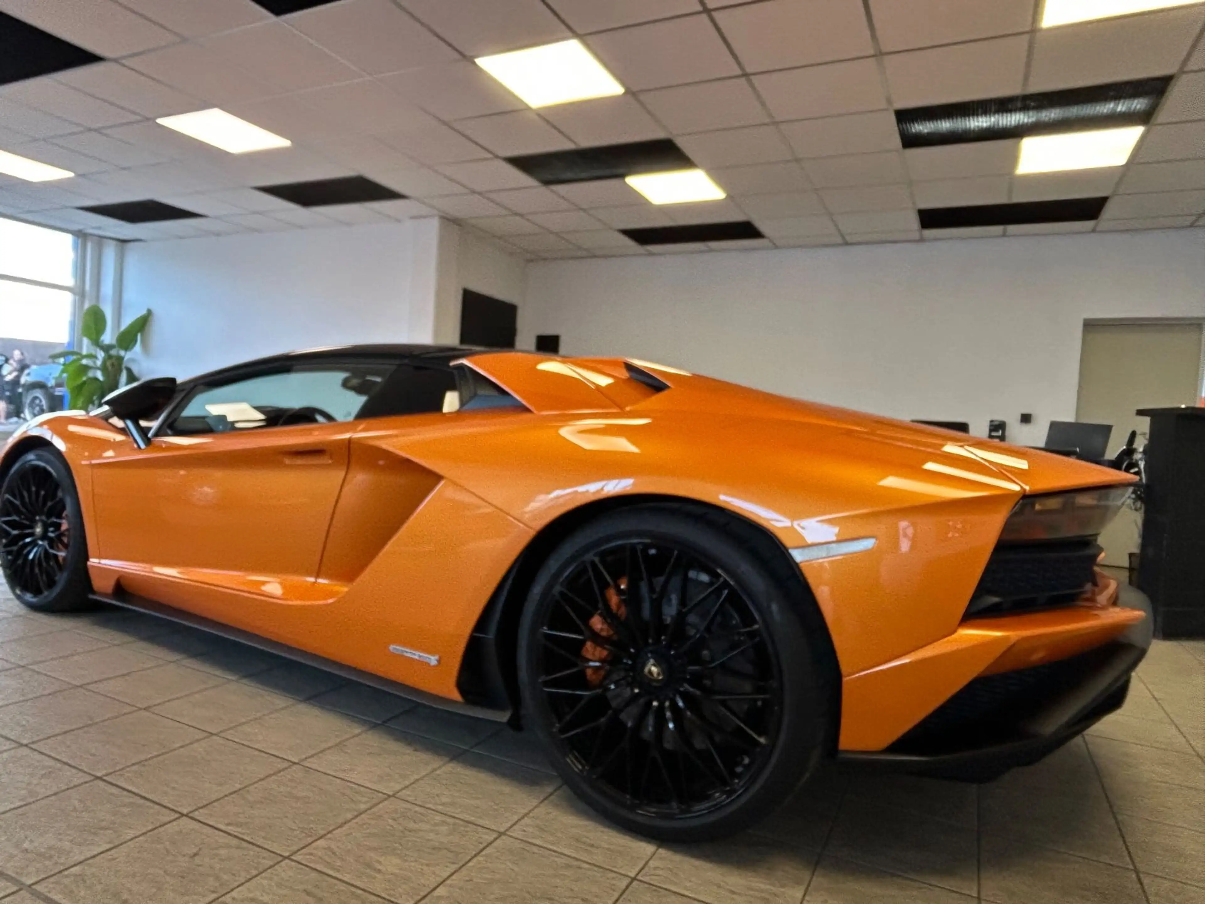 Lamborghini Aventador S Roadster — photo 14