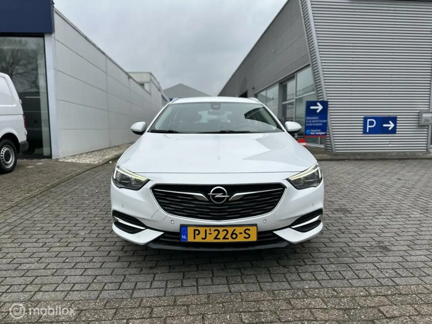 Opel Insignia 2.0 CDTI Bns Exe Wit - 2