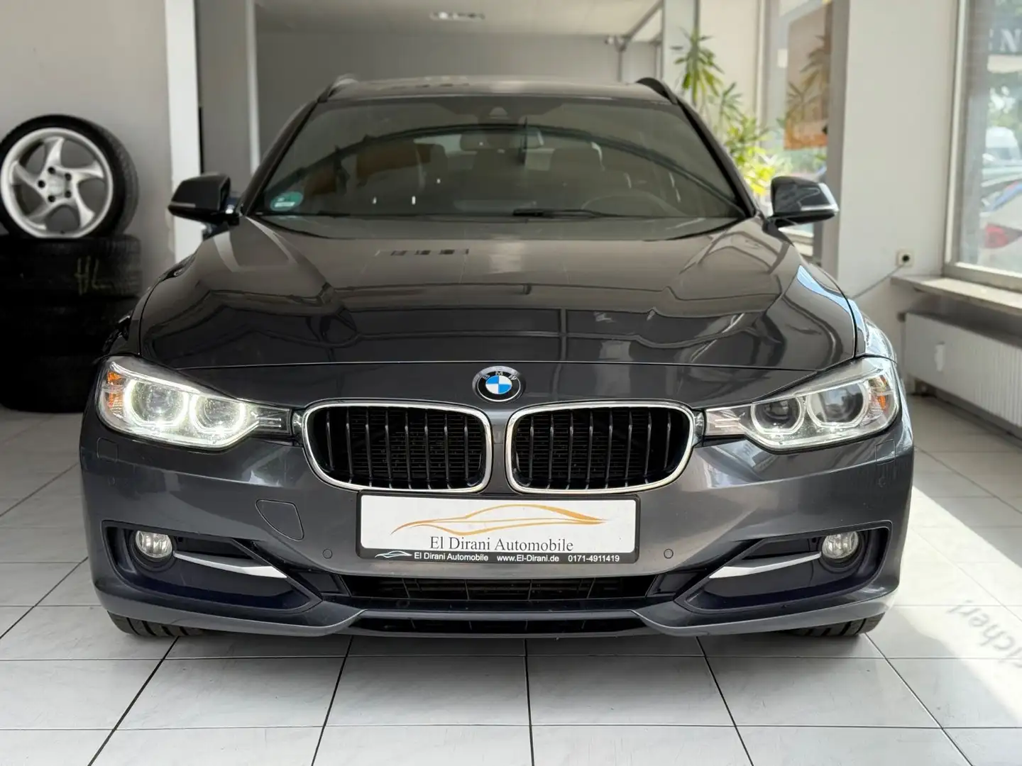 BMW 320 d Touring Pano/HuD/NaviProf/Leder/Anhängerk. Grijs - 2