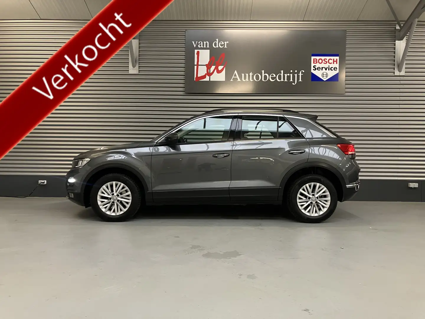 Volkswagen T-Roc 1.0 TSI STYLE/PDC/CAM/TREKH/STOEL STUUR VERW/CLIMA Grijs - 2