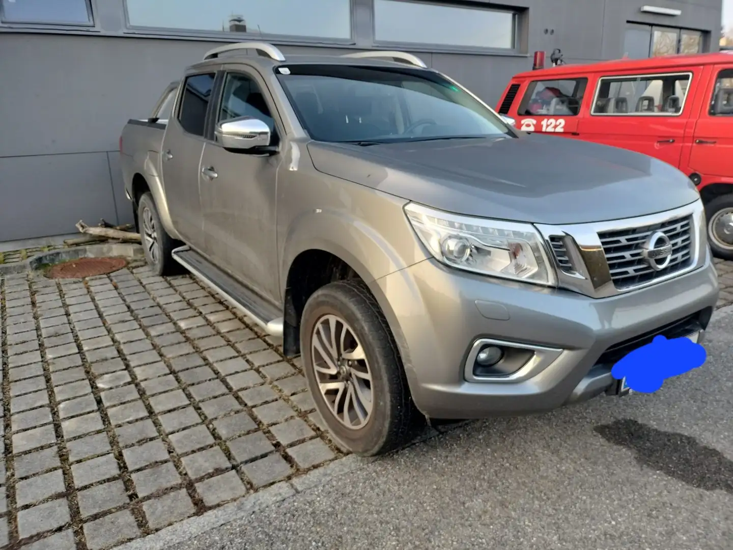 Nissan Navara Grau - 2