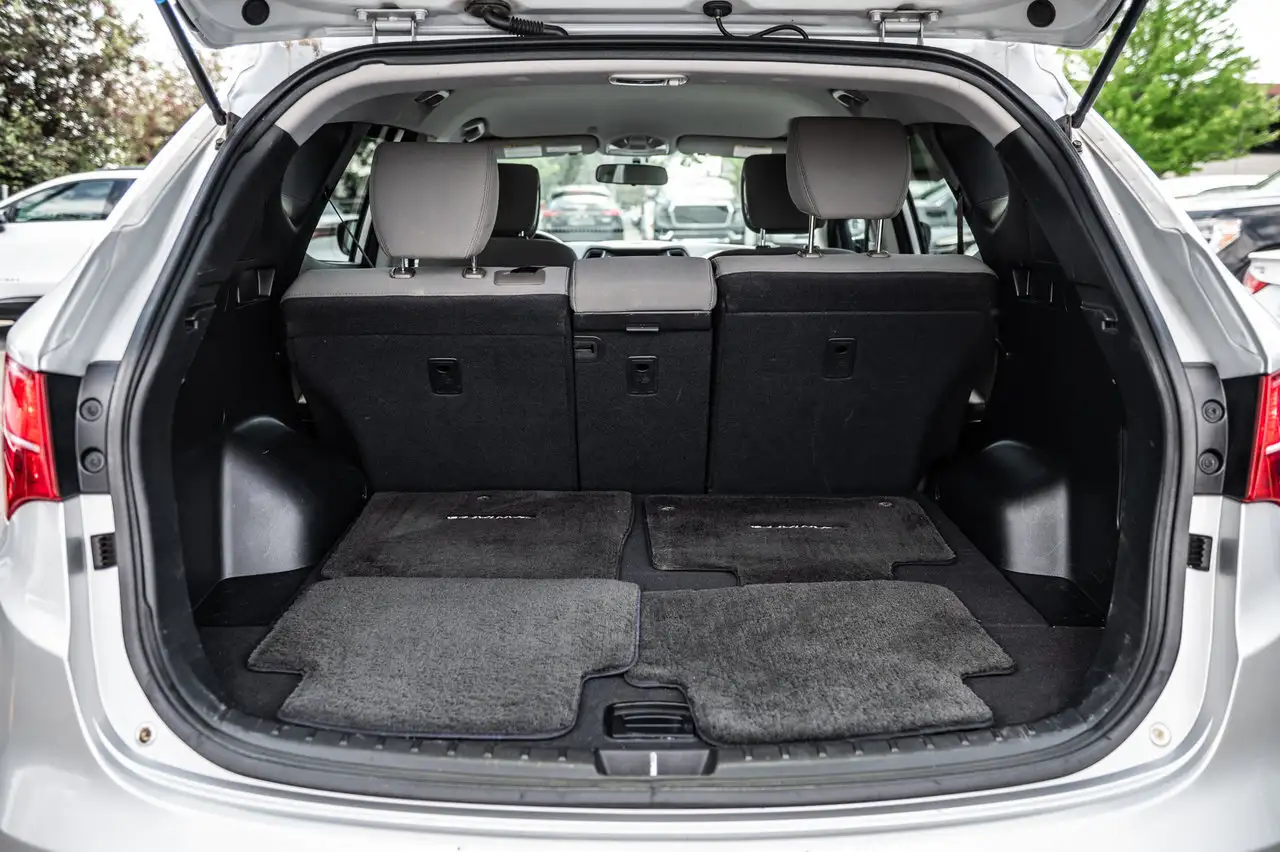 Hyundai SANTA FE photo Hyundai SANTA FE