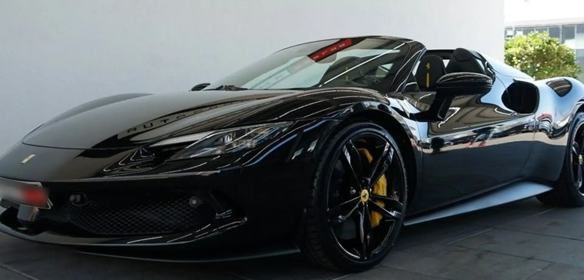 Ferrari 296 GTS Schwarz - 1
