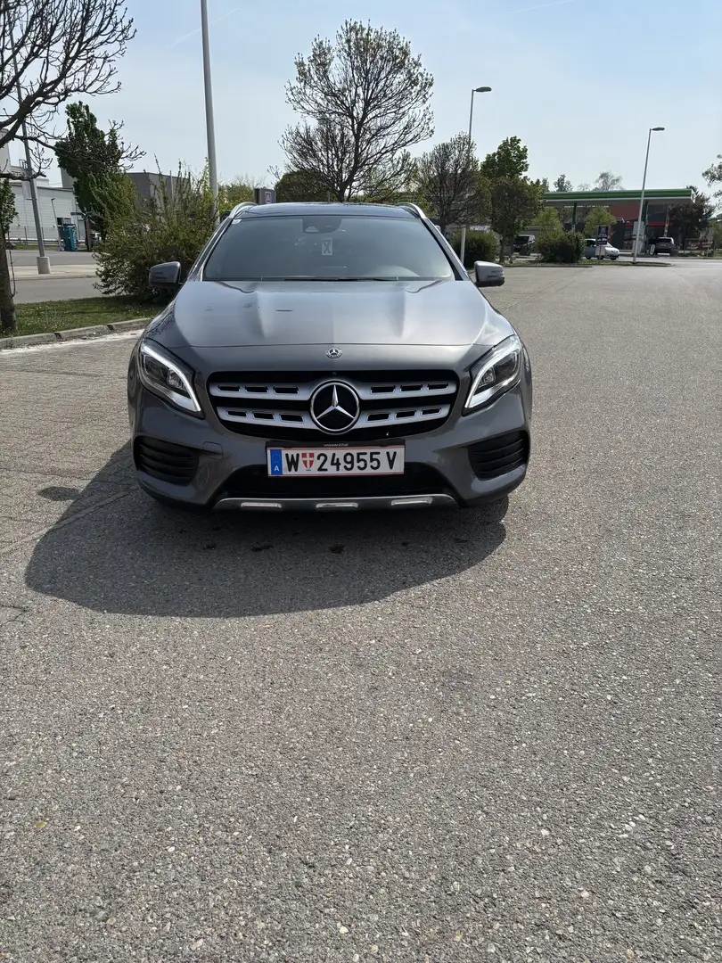 Mercedes-Benz GLA 220 GLA 220 4MATIC Aut. Grau - 2