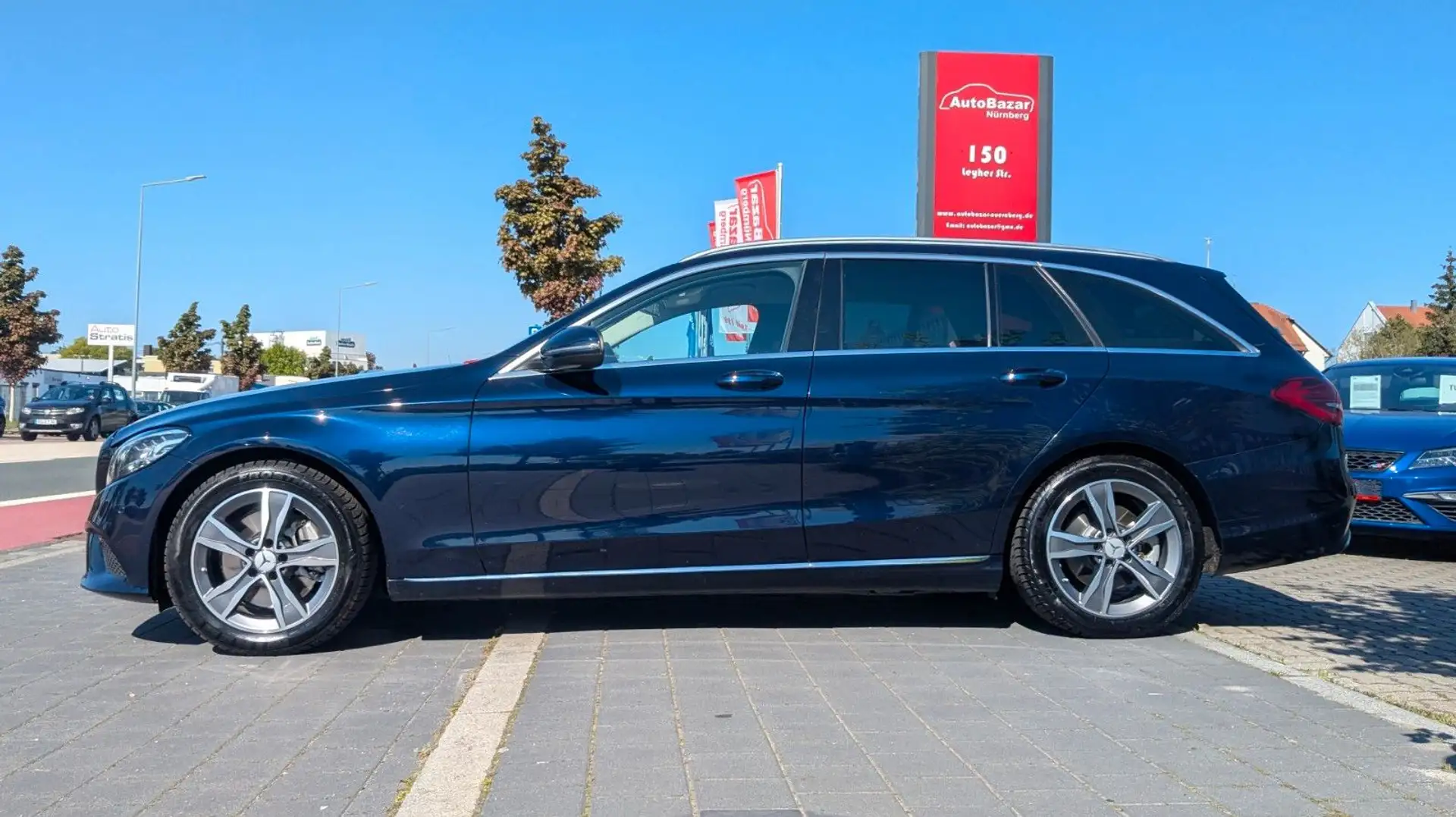 Mercedes-Benz C 300 T Avantgarde Blau - 2