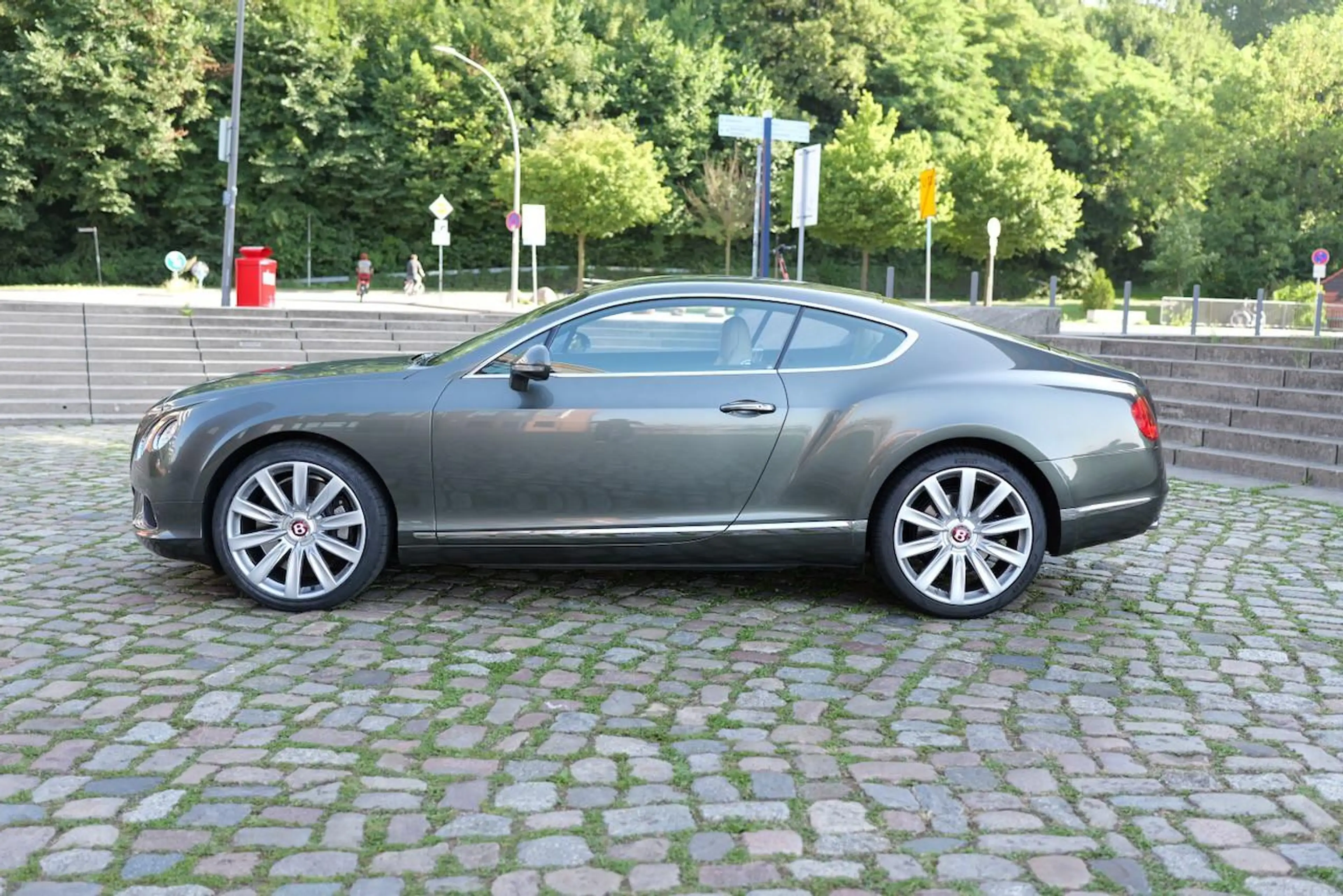 Bentley Continental GT Coupe V8 4WD Full service record from Bentley — photo 2