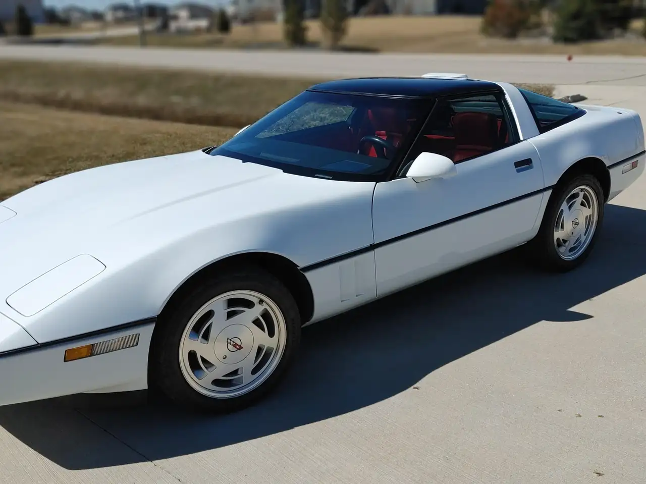 Chevrolet Corvette снимка Chevrolet Corvette
