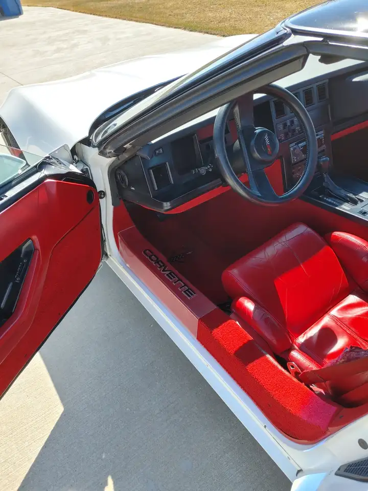 Chevrolet Corvette снимка Chevrolet Corvette