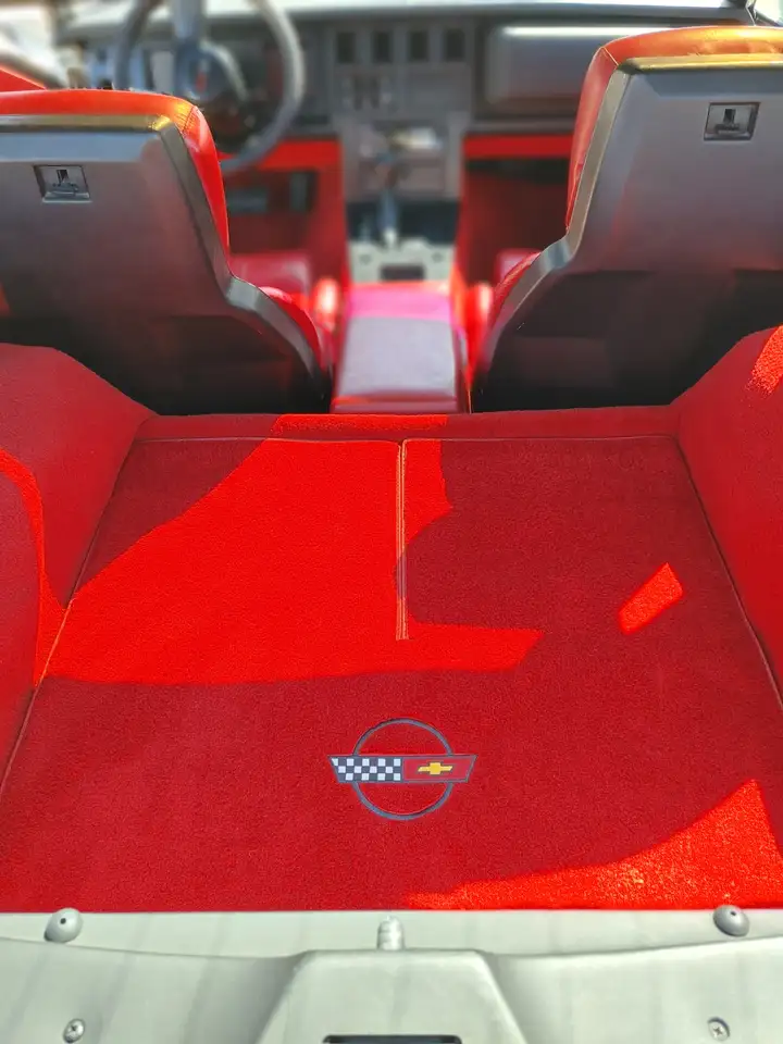 Chevrolet Corvette снимка Chevrolet Corvette