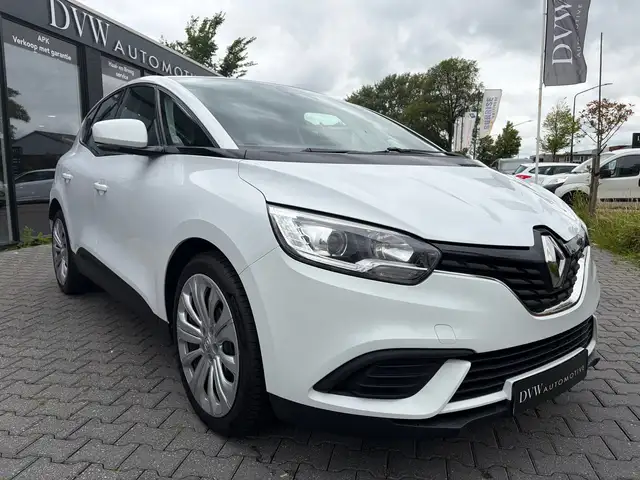 Renault Scenic view 5