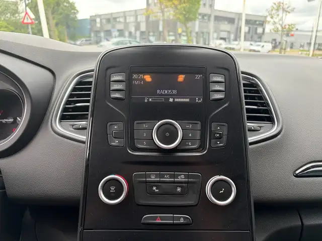 Renault Scenic view 13