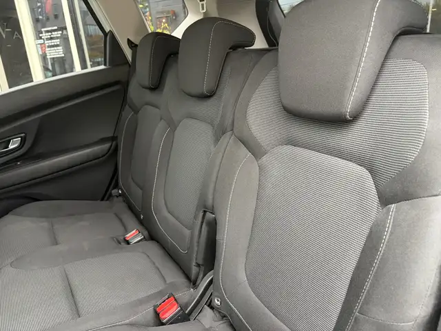 Renault Scenic view 15