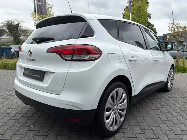 Renault Scenic view 4