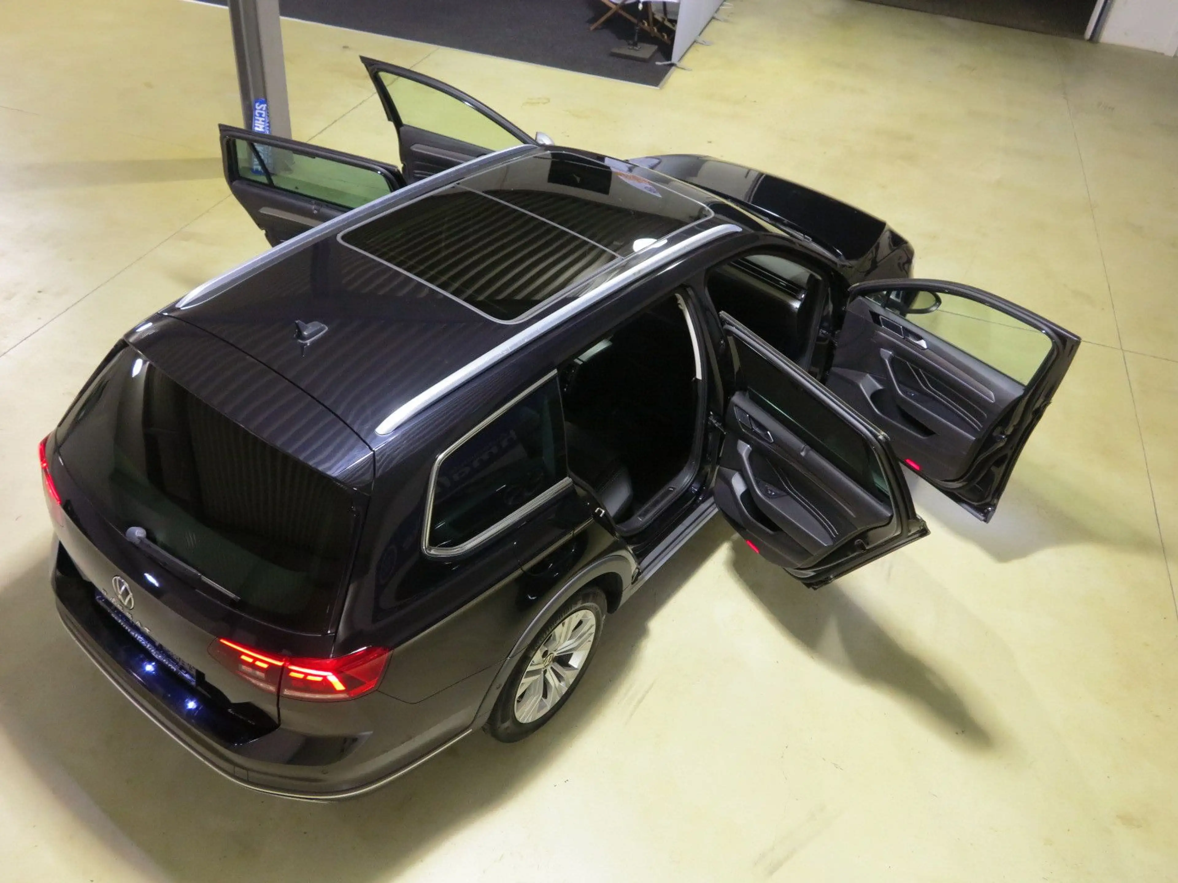 Volkswagen Passat Alltrack Passat Variant 2.0 TDI DSG7 4Mot Alltrack Leder — photo 15