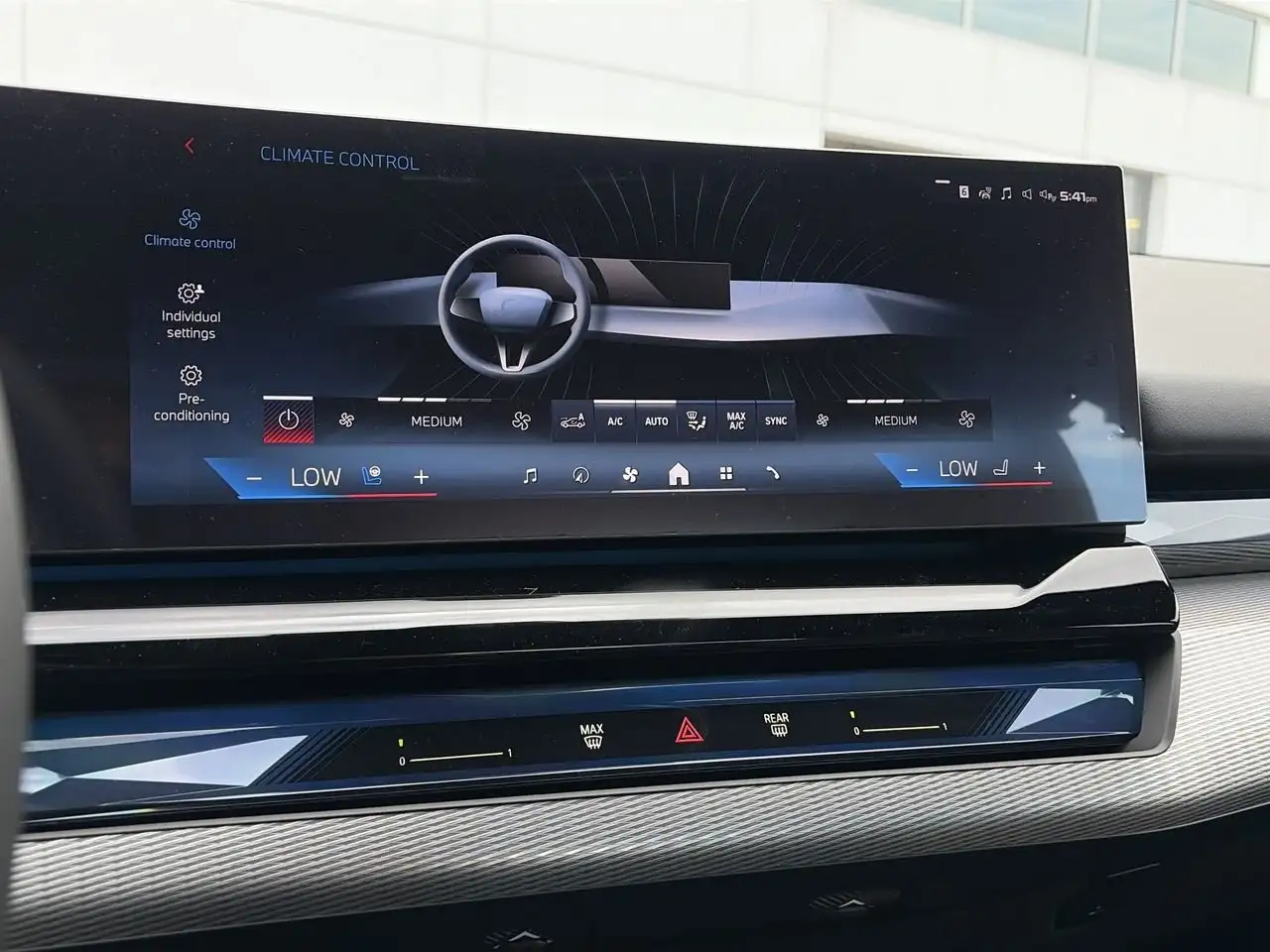 BMW i5 снимка BMW i5