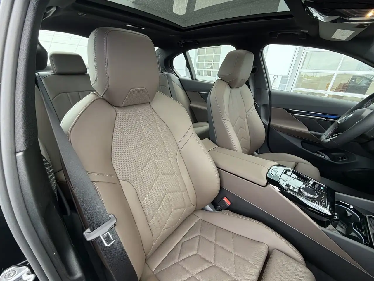 BMW i5 снимка BMW i5