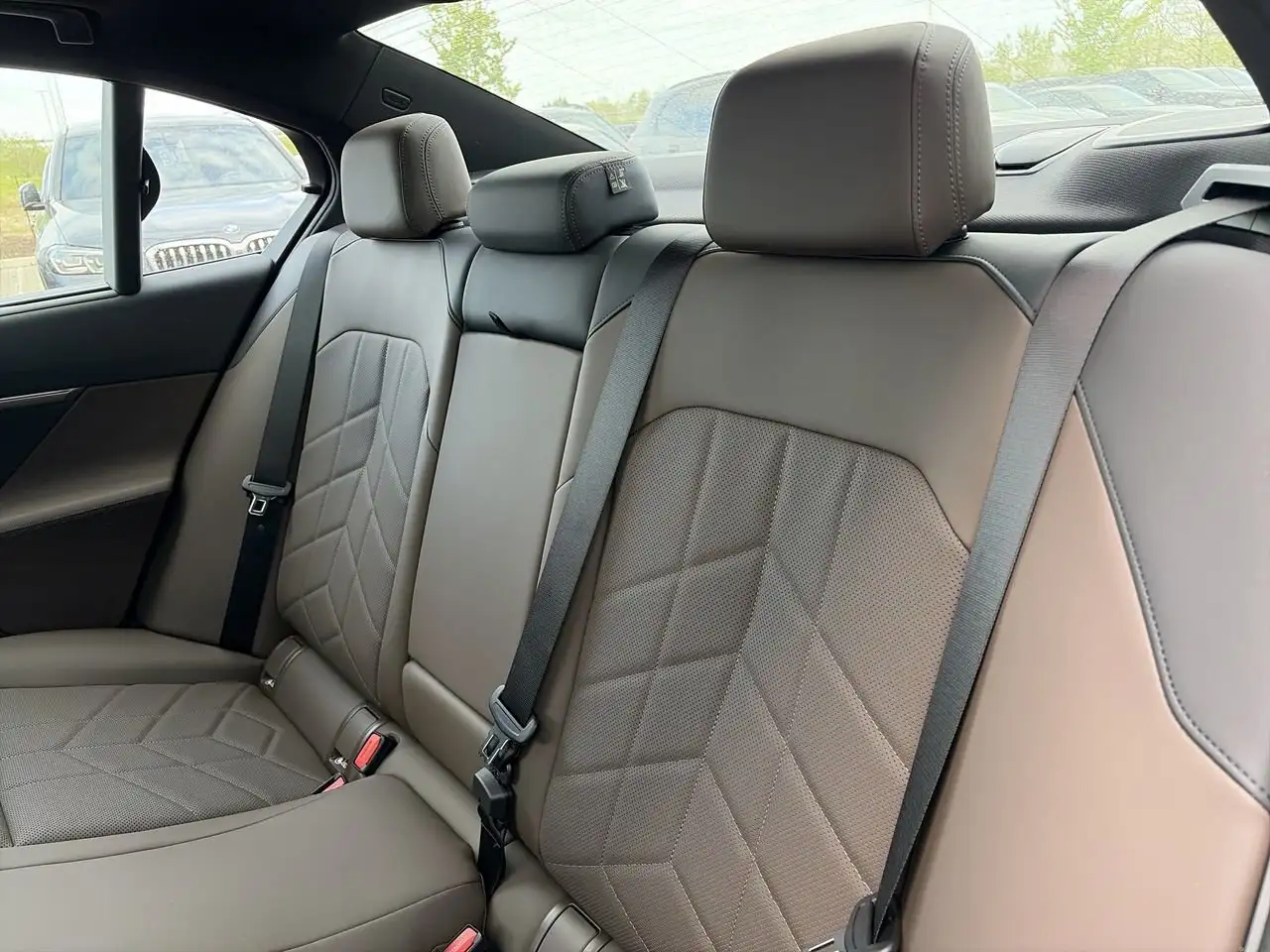 BMW i5 снимка BMW i5