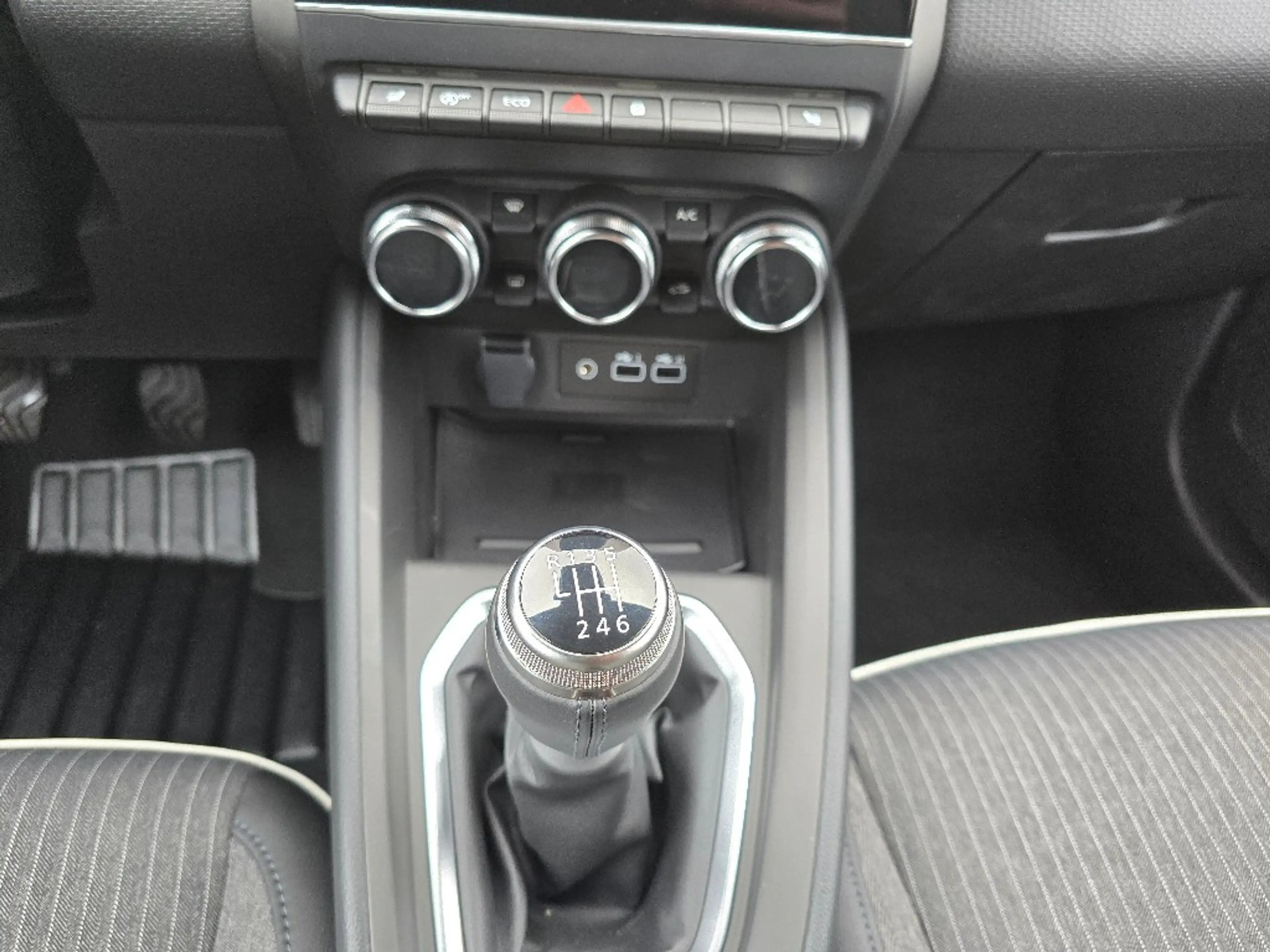 Mitsubishi Colt Select 1.0 T-Benziner 6-Gang — photo 14