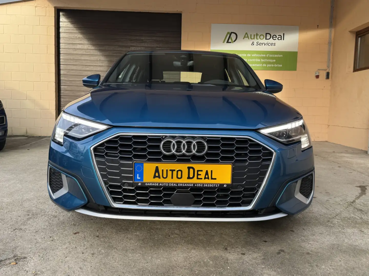 Audi A3 Sportback 35 TFSI DSG 150CV Bleu - 2